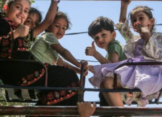 Djeca u Gazi: ‘Ispod ruševina smo izvukli odjeću i obukli se za Bajram’