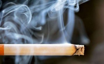 Mlad, zdrav, jak, a usred ramazana kahva i cigara.