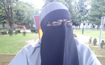 SESTRA U SUPERMARKETU OTKRILA SVOJ NIKAB I S PIKA ODGOVORILA MRZOVOLJNOJ RADNICI ZA KASOM: Ovako se islam brani. Svaka cast!