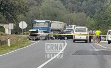 (VIDEO) Turisti iz BiH klanjali na parkingu, dubrovačka policija ih udaljila sa javne površine