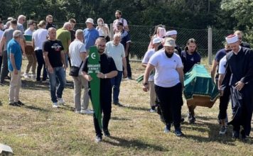 BOLNA PORUKA PORODICE U Tuzli klanjana dženaza dvojici migranata koji su se utopili u Drini