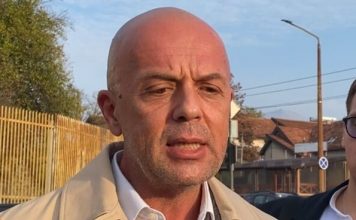 Karkin: Jedina poveznica maloljetnika s uhapšenim je da je išao u školu sufare, novac koji je pronađen je od sergije