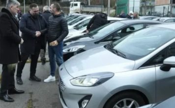 Uručeno 40 automobila porodicama iz poplavljenih područja: Vozila stigla iz Njemačke