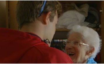 Priča koja vraća vjeru u ljude: Student redovno odlazi u starački dom zbog posebnog razloga