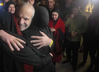 Palestinka, rođena kada joj je otac bio u izraelskom zatočeništvu, jučer ga zagrlila prvi put