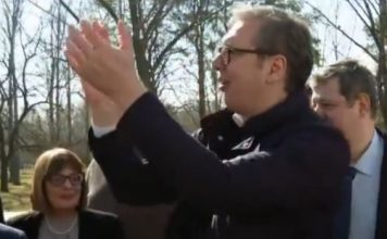 Vučić izviždan u Kovačici, pa poručio: ‘Mene ljudi vole, to je čudo!’