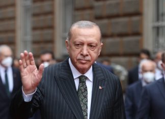 Erdogan to ne prašta: Naređeno hapšenje karikaturiste zbog crteža s muslimanskim i jevrejskim poslanicima