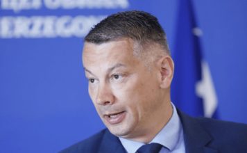 Za Nešića izgleda tek počinju problemi. Koju tajnu kriju poruke iz mobitela i šta će biti sa Sky istragom? Za Nešića izgleda tek počinju problemi. Koju tajnu kriju poruke iz mobitela i šta će biti sa Sky istragom? - featured image