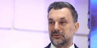 KONAKOVIĆ O NOVALIĆEVOM “FEJZBUČENJU” IZ VOJKOVIĆA: “Od presuđenog kriminalca prave heroja koji ima supermoći” - featured image