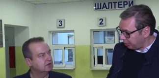 IVICA DAČIĆ JE OSTAO ZATEČEN: Pogledajte šta je Aleksandar Vučić uradio pred kamerama dok je ministar policije davao izjavu… - featured image
