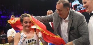 NEČUVENO: Nakon boksačkog meča u Banjoj Luci, Milorad Dodik odmah utrčao u ring i uzeo… - featured image