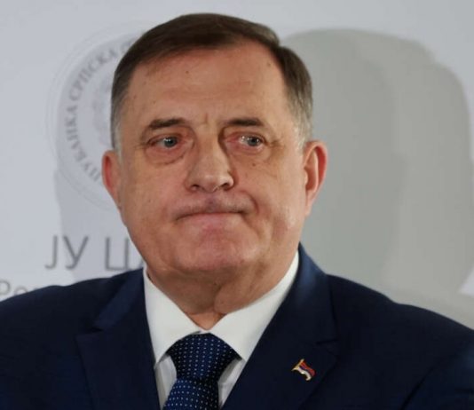 REAKCIJA IZ SDS-a NAKON DODIKOVE POSJETE PRIJEDORU: “U pričanju bajki postao bolji od slavne braće Grim” - featured image