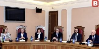 NA ZAHTJEV DENISA BEĆIROVIĆA: Ustavni sud stavio van snage Zakon o upotrebi zastave, grba i himne RS - featured image