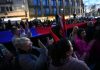 FOTOGRAFIJE OTKRIVAJU FIJASKO VUČIĆEVOG SKUPA: “Kapitulirao je pokret, od Beograđana bili samo Mali i Željko Mitrović” (FOTO/VIDEO) - featured image