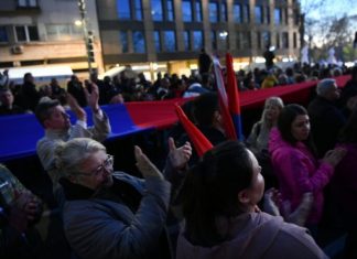 FOTOGRAFIJE OTKRIVAJU FIJASKO VUČIĆEVOG SKUPA: “Kapitulirao je pokret, od Beograđana bili samo Mali i Željko Mitrović” (FOTO/VIDEO) FOTOGRAFIJE OTKRIVAJU FIJASKO VUČIĆEVOG SKUPA: “Kapitulirao je pokret, od Beograđana bili samo Mali i Željko Mitrović” (FOTO/VIDEO) - featured image