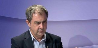 ČOVIĆEV NOVINAR OTKRIVA: Evo o čemu su iza zatvorenih vrata razgovarali HDZ i srpska “trojka”… - featured image