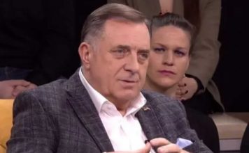 DODIK U BEOGRADU, U DRUŠTVU SA VUČIĆEM: “Sude mi muslimani. Cilj je da se oduzme imovina Republici Srpskoj i…!” DODIK U BEOGRADU, U DRUŠTVU SA VUČIĆEM: “Sude mi muslimani. Cilj je da se oduzme imovina Republici Srpskoj i…!” - featured image
