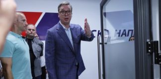 JE LI SRBIJANSKA VOJSKA POSLALA PORUKU VUČIĆU: Pogledajte šta može značiti ovakva zastava (FOTO) - featured image