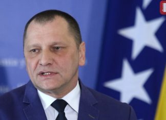 ZLATKO MILETIĆ IMA INFORMACIJE: “Dodik priprema incident u BiH prije 15. marta kako bi olakšao Vučiću” (VIDEO) ZLATKO MILETIĆ IMA INFORMACIJE: “Dodik priprema incident u BiH prije 15. marta kako bi olakšao Vučiću” (VIDEO) - featured image