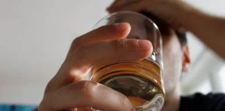 Prodavao smrtonosni alkohol sugrađanima: I njegova supruga probala proizvod - featured image