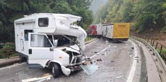 Teška nesreća u BiH: Saobraćaj potpuno obustavljen, trudnica teže povrijeđena (FOTO) - featured image