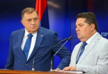 Obračunali se Dodikovi i Stevandićevi vijećnici: Tuča se prelila na ulicu, jedan pobjegao u butik - featured image