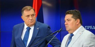 Obračunali se Dodikovi i Stevandićevi vijećnici: Tuča se prelila na ulicu, jedan pobjegao u butik - featured image