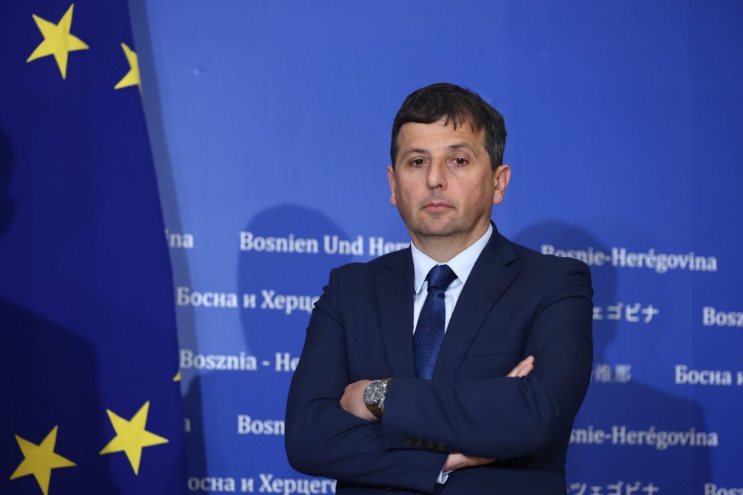 Vukanović tvrdi: Stanivuković nastavlja opšti napad na SDS. Pokušava ojačati svoj novi pokret - featured image