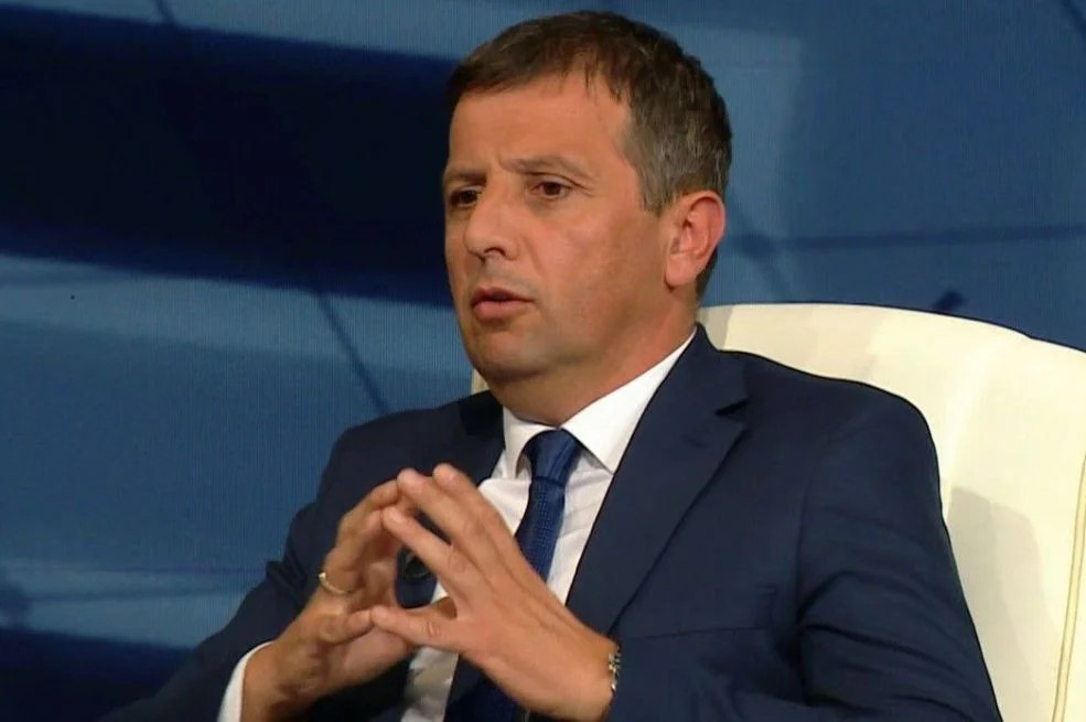 INTERVJU KOJI JE UZNEMIRIO SCENU: Vukanović otkriva razgovore sa Šešeljem i navodne “zagrebačke veze” - featured image INTERVJU KOJI JE UZNEMIRIO SCENU: Vukanović otkriva razgovore sa Šešeljem i navodne “zagrebačke veze” - featured image