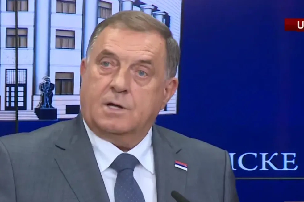 VELIKA PORUKA IZ BANJA LUKE: Dodik ponovo digao ton, spominje Jablanicu i “Njihovu zemlju…”… - featured image VELIKA PORUKA IZ BANJA LUKE: Dodik ponovo digao ton, spominje Jablanicu i “Njihovu zemlju…”… - featured image