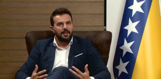 Nermin Muzur gost Živog ugla: Politika je udaljila mene i Konakovića. NiP je najveća smetnja jer razbija sistem spojenih posuda - featured image