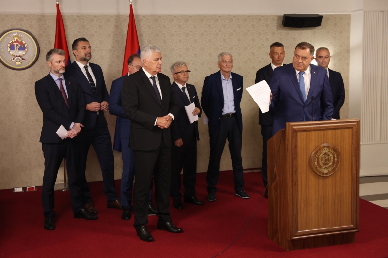 ŠOKANTNO OTKRIĆE: Kešo razotkriva – šta Dodik i Čović pripremaju za BiH i ko je glavni pregovarač… - featured image ŠOKANTNO OTKRIĆE: Kešo razotkriva – šta Dodik i Čović pripremaju za BiH i ko je glavni pregovarač… - featured image