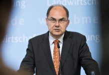 CHRISTIAN SCHMIDT ZA BRITANSKE MEDIJE: Tvrdi da se Balkan može “zapaliti” u trenu, upozorio Britance, evo šta je izjavio… CHRISTIAN SCHMIDT ZA BRITANSKE MEDIJE: Tvrdi da se Balkan može “zapaliti” u trenu, upozorio Britance, evo šta je izjavio… - featured image