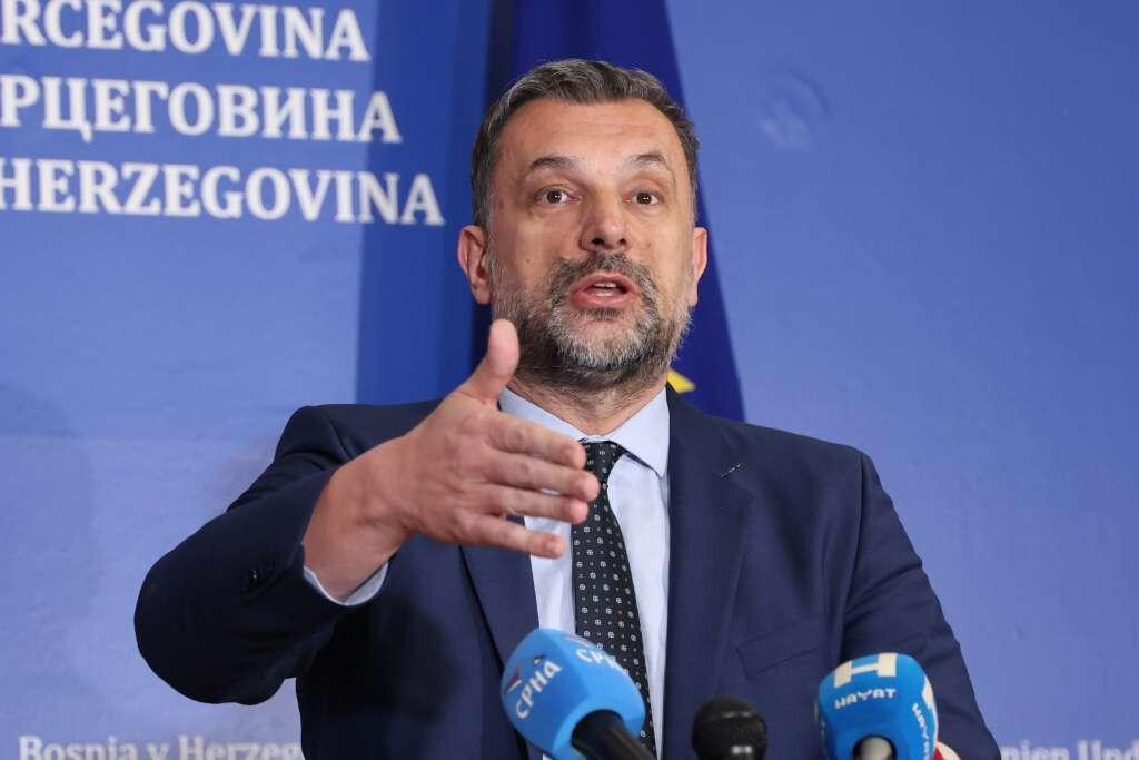 SUDSKI OBRT ZA KONAKOVIĆA: Kleveta ga koštala, Sud donio odluku, evo šta se desilo… - featured image SUDSKI OBRT ZA KONAKOVIĆA: Kleveta ga koštala, Sud donio odluku, evo šta se desilo… - featured image