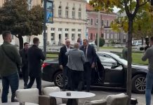 NEUGODAN DOČEK: Dodikova posjeta Bijeljini završila drugačije nego što je planirano, pogledajte šta se desilo… NEUGODAN DOČEK: Dodikova posjeta Bijeljini završila drugačije nego što je planirano, pogledajte šta se desilo… - featured image