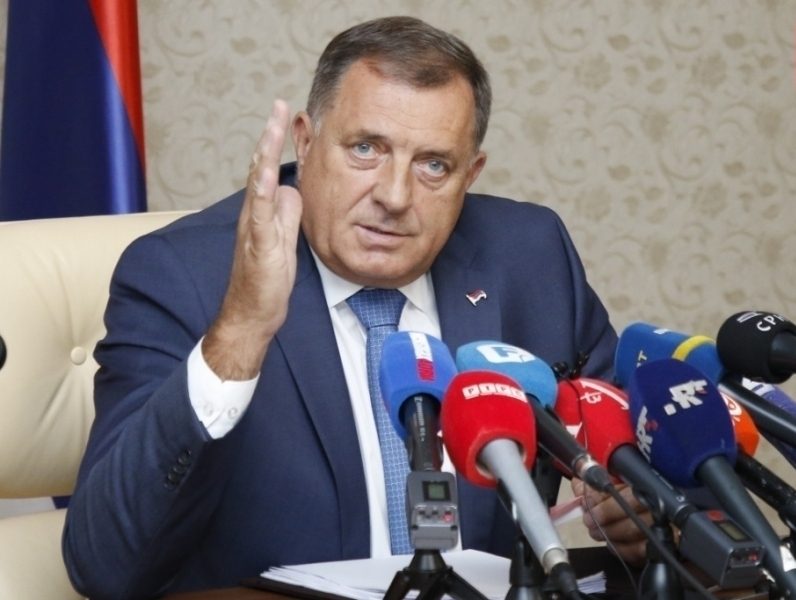 Bivši saradnik Donalda Trumpa radi za Dodika – cilj ovog puta šokira i u Washingtonu! - featured image Bivši saradnik Donalda Trumpa radi za Dodika – cilj ovog puta šokira i u Washingtonu! - featured image