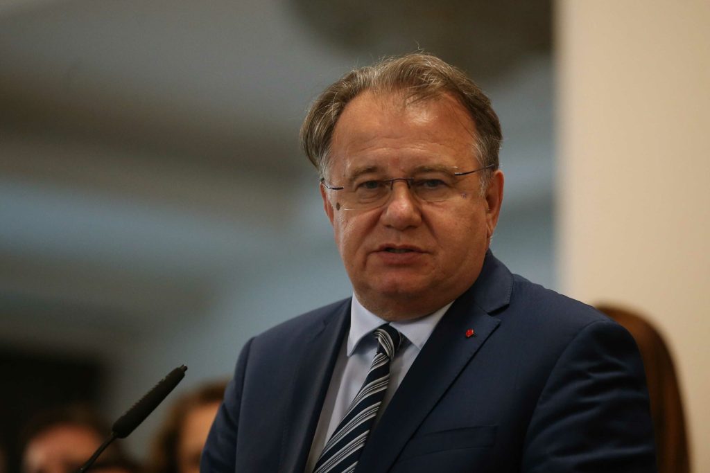 POLITIČKA PRIČA U DVA ČINA: Protiv korupcije ili prikrivanje optužbi? Nikšićev sistem pod lupom javnosti, evo i zašto… - featured image POLITIČKA PRIČA U DVA ČINA: Protiv korupcije ili prikrivanje optužbi? Nikšićev sistem pod lupom javnosti, evo i zašto… - featured image