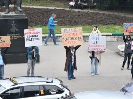Protesti tokom posjete Ursule von der Leyen: "Cionisti su mračna strana čovječanstva" - featured image