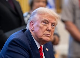 Trump zaprijetio Hamasu: Ako ostanete na vlasti, slijedi potpuno uništenje Trump zaprijetio Hamasu: Ako ostanete na vlasti, slijedi potpuno uništenje - featured image