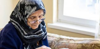 Kao malog, čuvala me nena Zulejha. Često sam je vidio kako klanja, pa sam i ja počeo da isto to radim, iako sam pravoslavac. Evo šta mi je rekla kad je to vidjela! (FOTO) - featured image