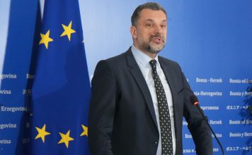 Ne laje cuko sela radi: Konaković stao u principijelnu zaštitu Nikšića, a onda za sve optužio novinare i branio sebe?! Ne laje cuko sela radi: Konaković stao u principijelnu zaštitu Nikšića, a onda za sve optužio novinare i branio sebe?! - featured image