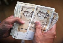 MINISTAR DIJELI PARE: Dva miliona maraka za socijalu - featured image