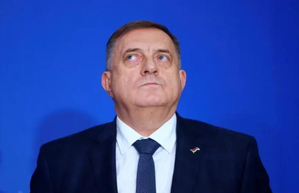 Nakon odluke Ustavnog suda, slijedi haos: Milorad Dodik poručio da je BiH - featured image Nakon odluke Ustavnog suda, slijedi haos: Milorad Dodik poručio da je BiH - featured image