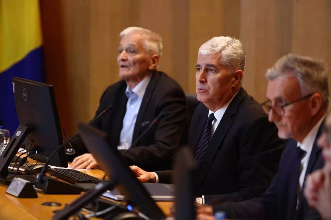 NOVA DRAMA U PARLAMENTU BiH: Poziv Domu naroda da usvoji zakone, u suprotnom… - featured image NOVA DRAMA U PARLAMENTU BiH: Poziv Domu naroda da usvoji zakone, u suprotnom… - featured image