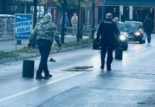 DIVLJI ZAPAD: Pucnjava na ulici u Kalesiji, policija na terenu DIVLJI ZAPAD: Pucnjava na ulici u Kalesiji, policija na terenu - featured image