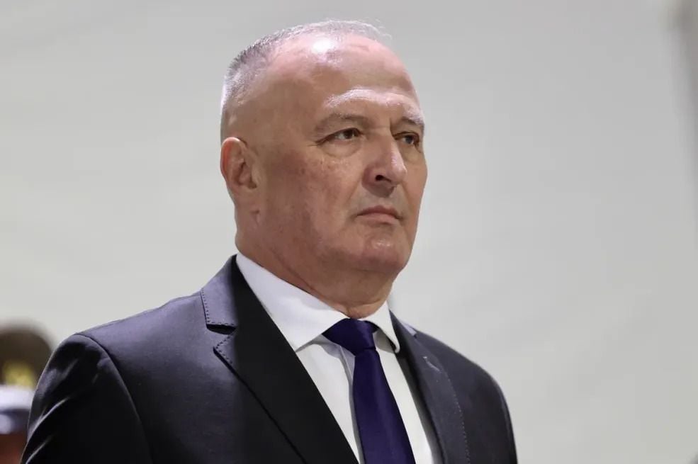 HELEZ PODIGAO BURU: U toku je napad na… - featured image HELEZ PODIGAO BURU: U toku je napad na… - featured image