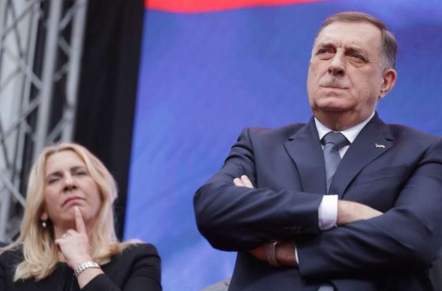 ALEKSANDRA PANDUREVIĆ OTKRIVA: Evo koju ulogu Željka Cvijanović zapravo ima u Dodikovom sistemu…. - featured image ALEKSANDRA PANDUREVIĆ OTKRIVA: Evo koju ulogu Željka Cvijanović zapravo ima u Dodikovom sistemu…. - featured image