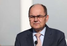 Amerikanci tražili od Šmita da podnese ostavku, on odbio i rekao da o njemu odlučuju Nijemci - featured image