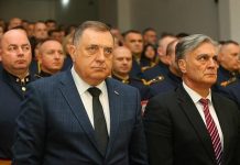 SVE ZA VLAST: Nakon Dodika i Siniša Karan kažnjen i to zbog zloupotrebe djece u… SVE ZA VLAST: Nakon Dodika i Siniša Karan kažnjen i to zbog zloupotrebe djece u… - featured image