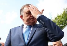 DODIK U PANICI: Vlast u RS-u želi podići kredit kako bi se mogle isplatiti… - featured image